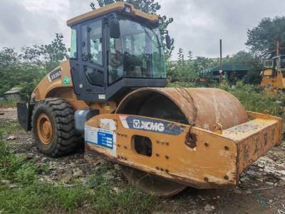 徐工XS223JE單鋼輪壓路機(jī)