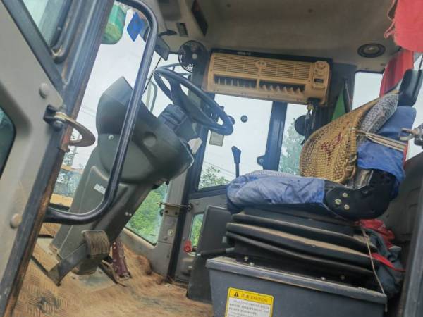 徐工XS223JE單鋼輪壓路機(jī)