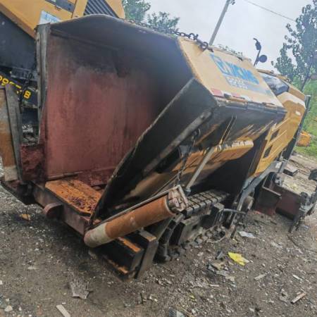 徐工RP355摊铺机