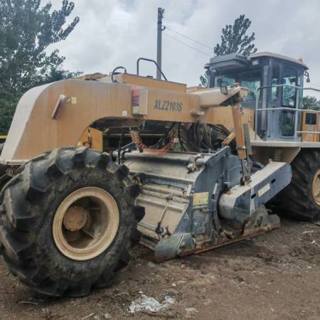 徐工XLZ2103S冷再生