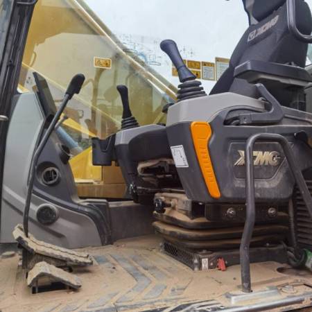 徐工XE245GH履带式挖掘机