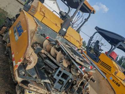 徐工RP1003T攤鋪機(jī)