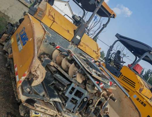 徐工RP1003T摊铺机