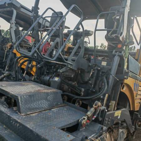 徐工RP1003T摊铺机