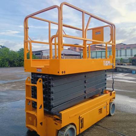 徐工XG1412HD剪叉式高空作业平台