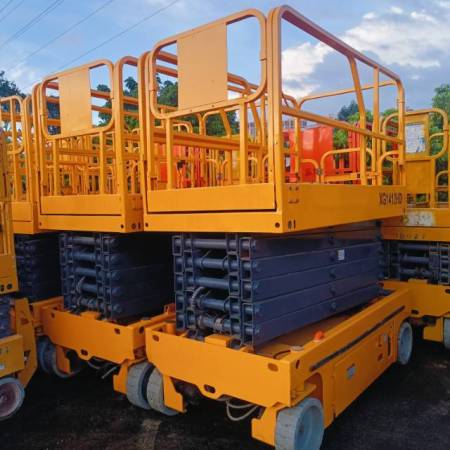 徐工XG1412HD剪叉式高空作业平台