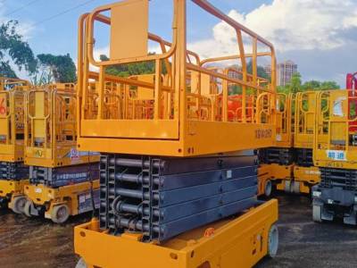 徐工XG1412HD剪叉式高空作業(yè)平臺(tái)