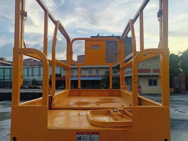 徐工XG1412HD剪叉式高空作業(yè)平臺