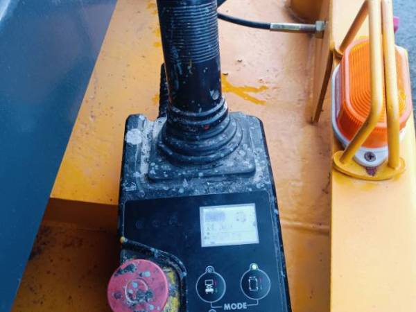 徐工XG1412HD剪叉式高空作業(yè)平臺