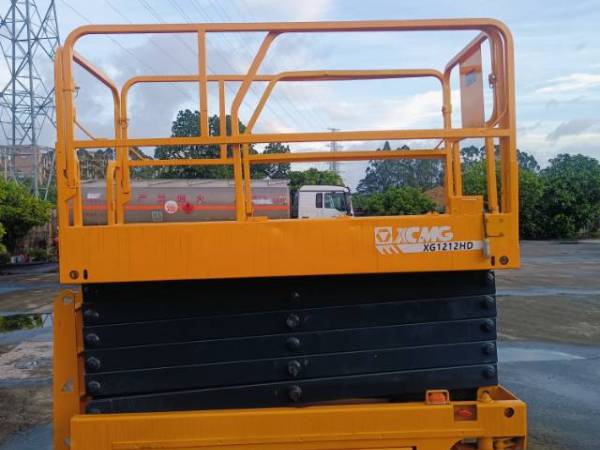 徐工XG1412HD剪叉式高空作業(yè)平臺