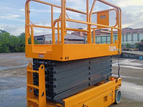 徐工XG1412HD剪叉式高空作業(yè)平臺