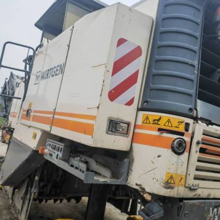 维特根W2000铣刨机