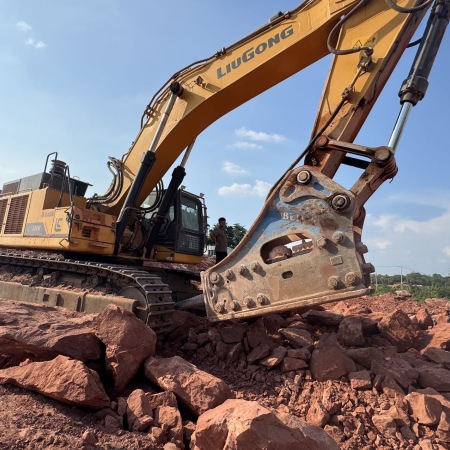 柳工CLG970E履带式挖掘机