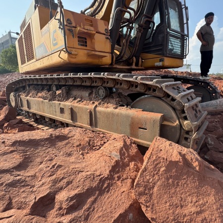 柳工CLG970E履带式挖掘机