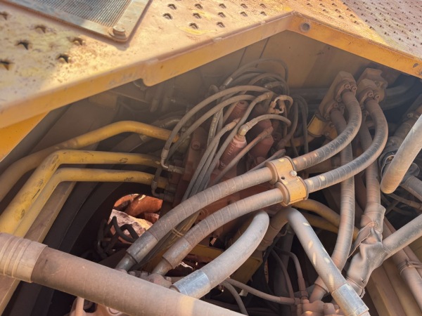 柳工CLG970E履帶式挖掘機(jī)