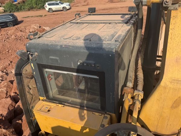 柳工CLG970E履帶式挖掘機(jī)