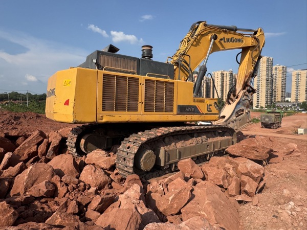 柳工CLG970E履帶式挖掘機(jī)