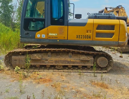 徐工XE200DA履带式挖掘机