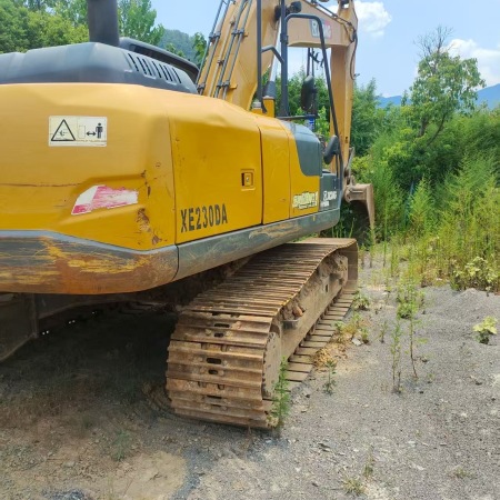 徐工XE200DA履带式挖掘机