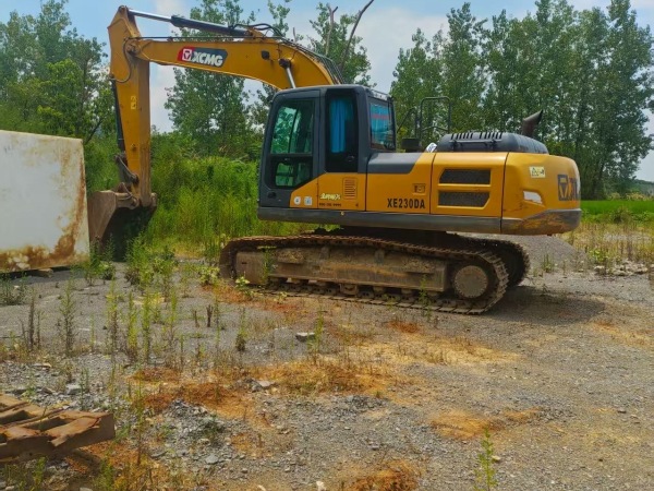 徐工XE200DA履帶式挖掘機(jī)