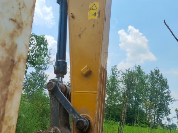 徐工XE200DA履帶式挖掘機(jī)