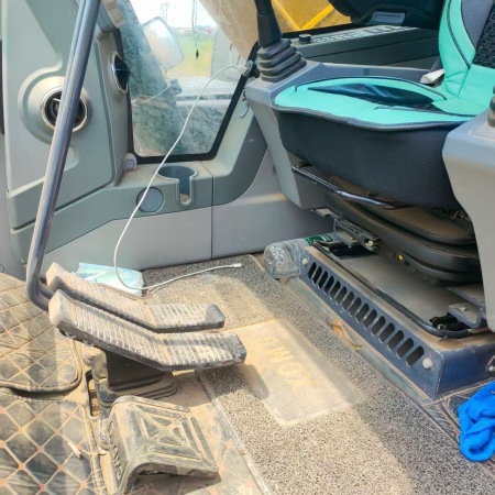 徐工XE200DA履带式挖掘机