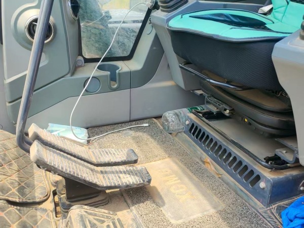 徐工XE200DA履帶式挖掘機(jī)