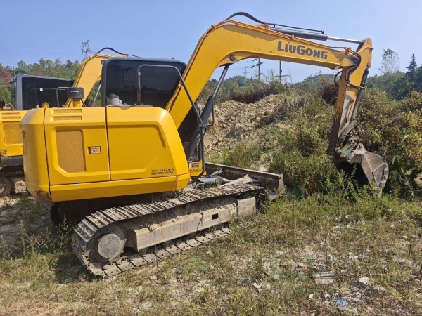 柳工CLG9075E履帶式挖掘機