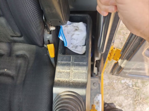 柳工CLG9075E履帶式挖掘機