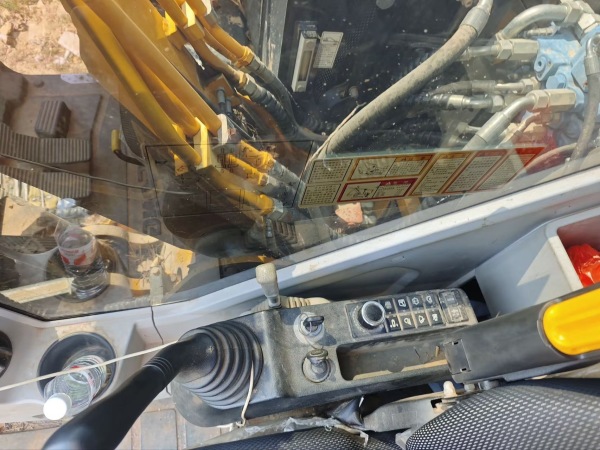 柳工CLG9075E履帶式挖掘機