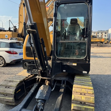 三一重工SY55U履带式挖掘机