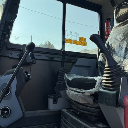 三一重工SY55U履带式挖掘机