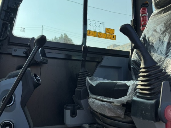 三一重工SY55U履帶式挖掘機(jī)