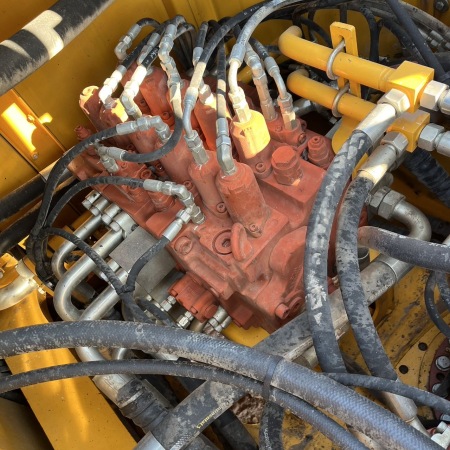 柳工CLG970E履带式挖掘机