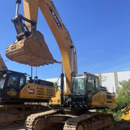 三一重工SY375履带式挖掘机