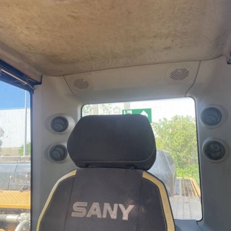 三一重工SY375履带式挖掘机