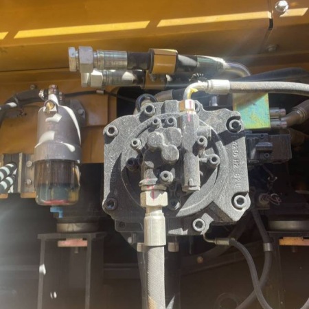 三一重工SY375履带式挖掘机