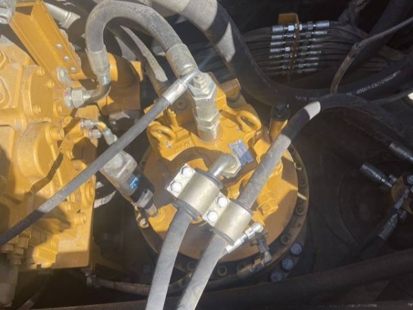 三一重工SY375履帶式挖掘機(jī)