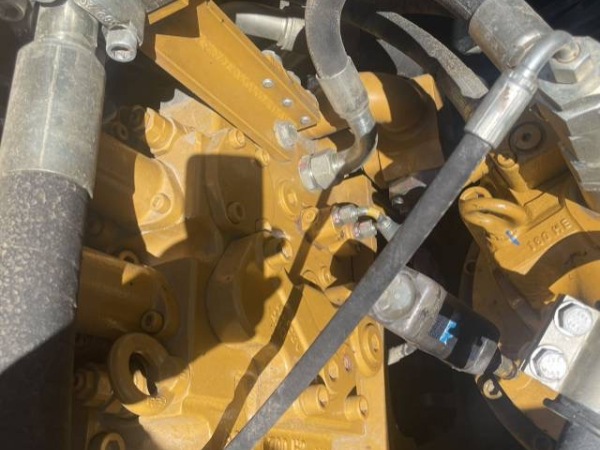 三一重工SY375履帶式挖掘機(jī)