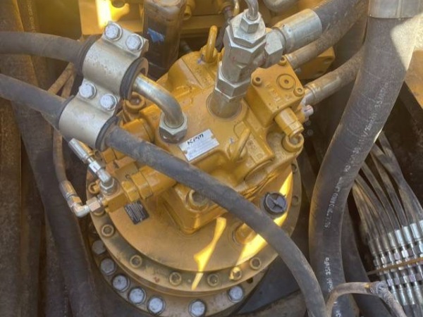 三一重工SY375履帶式挖掘機(jī)