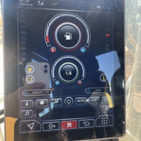 三一重工SY375履带式挖掘机