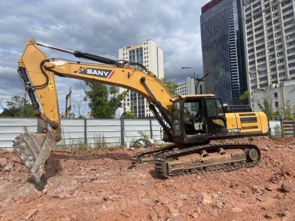 三一重工SY375H履帶式挖掘機