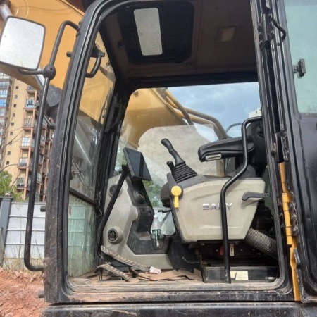 三一重工SY375H履带式挖掘机