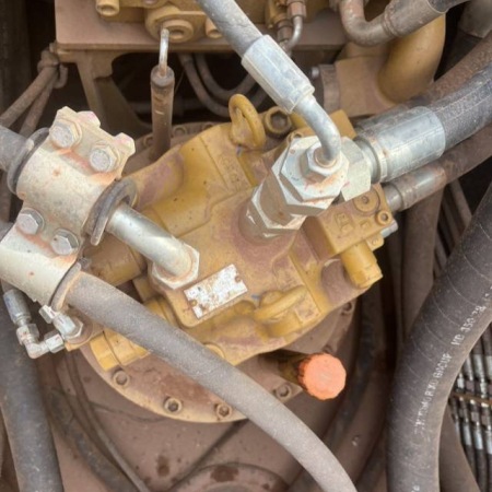 三一重工SY375H履带式挖掘机