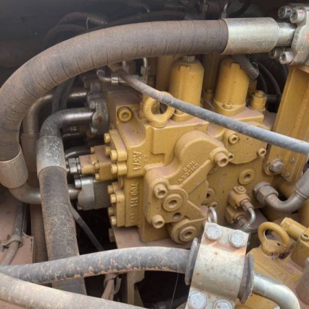 三一重工SY375H履带式挖掘机