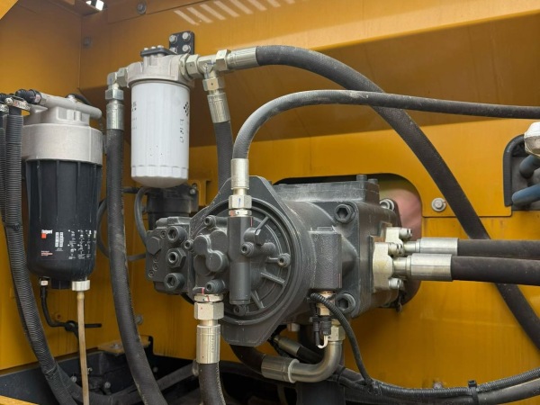 徐工XE380DK MAX履帶式挖掘機(jī)