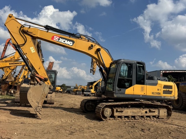 徐工XE200DA履帶式挖掘機(jī)