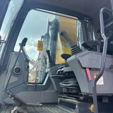 徐工XE200DA履带式挖掘机