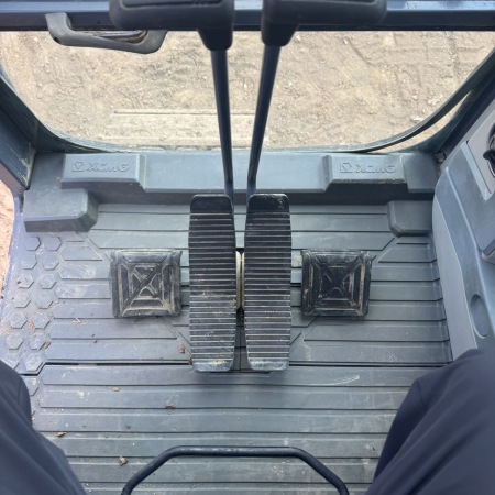 徐工XE200DA履带式挖掘机