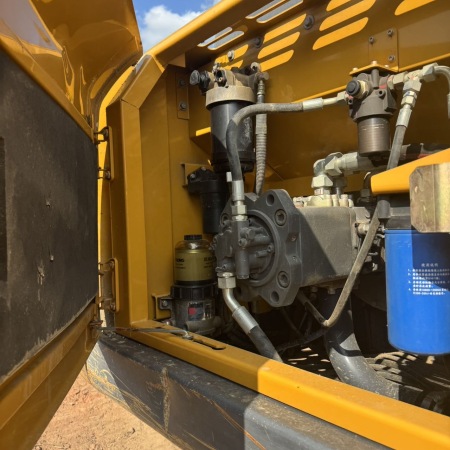 徐工XE200DA履带式挖掘机